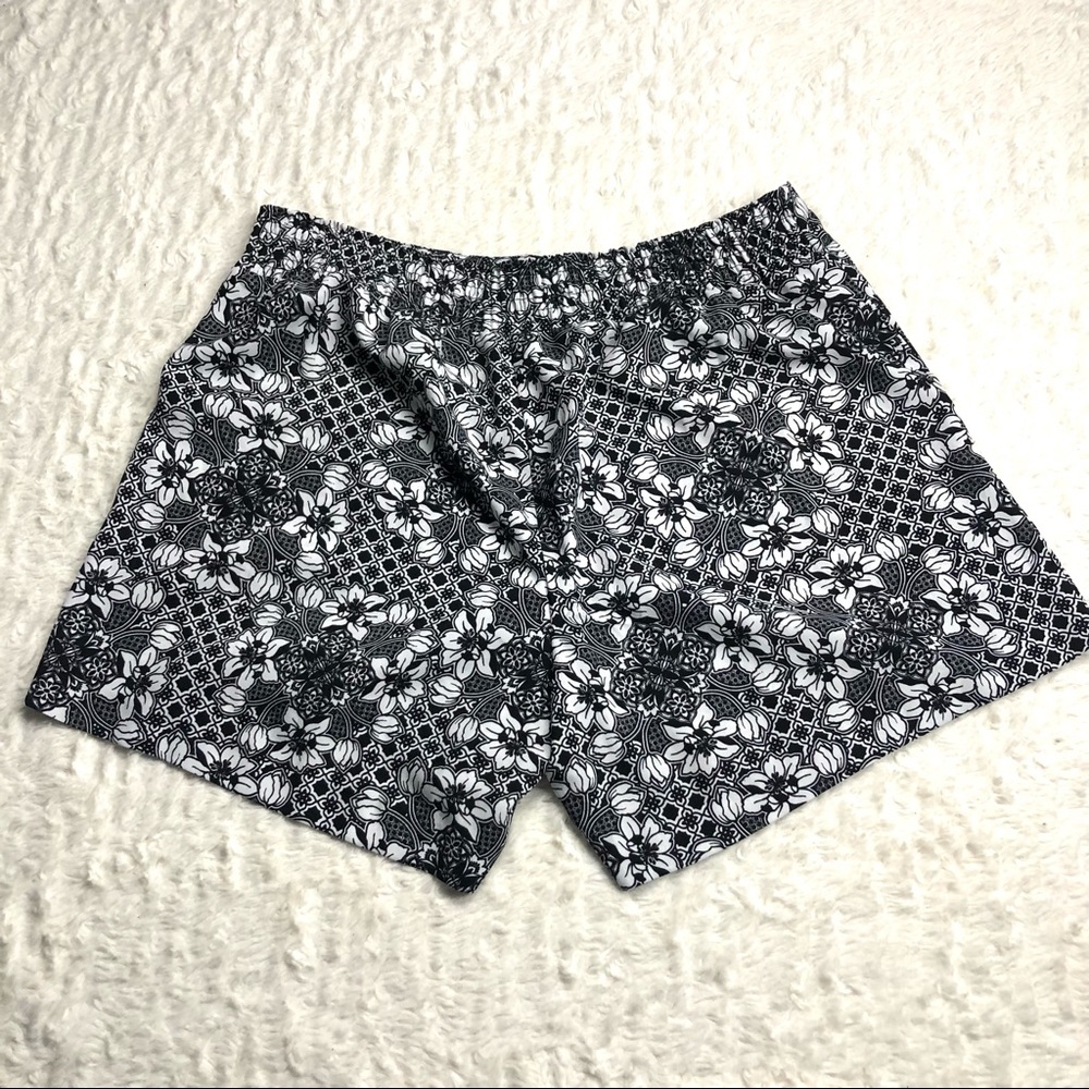 New Zac & Rachel beautiful Floral Short black and white  XL